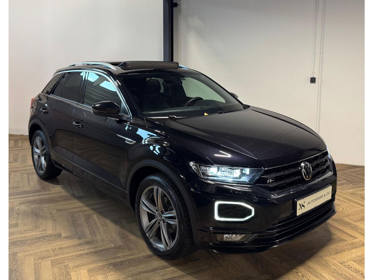 Volkswagen T-Roc 1.5 TSI R-Line PANO KEYLESS