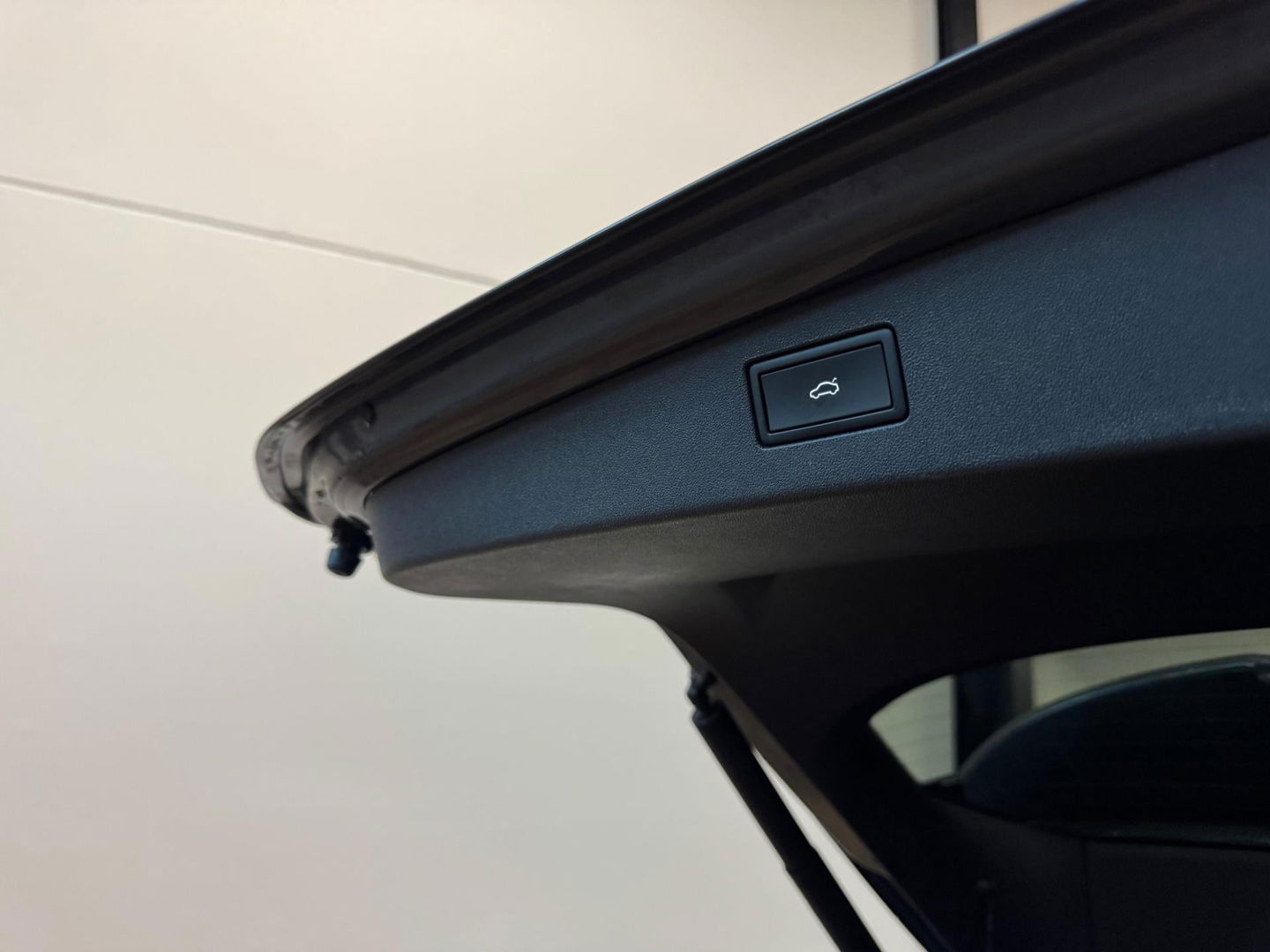 Volkswagen Tiguan 1.5 eTSI R-Line Edition PANO KEYLESS