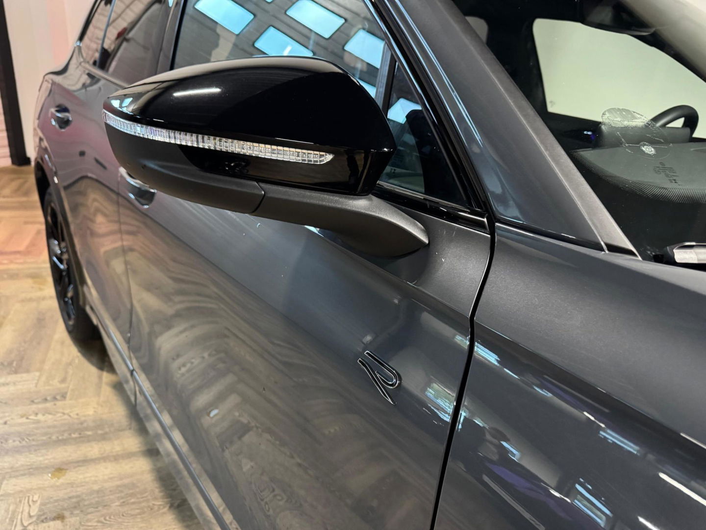 Volkswagen Tiguan 1.5 eTSI R-Line Edition PANO KEYLESS