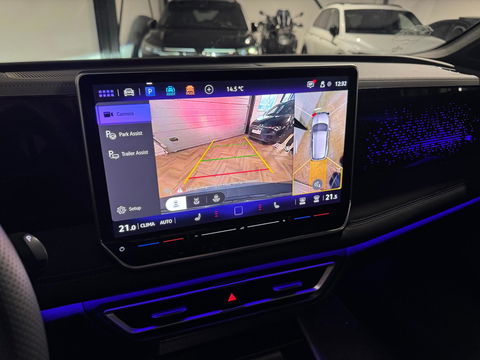 Volkswagen Tiguan 1.5 eTSI R-Line Edition PANO KEYLESS