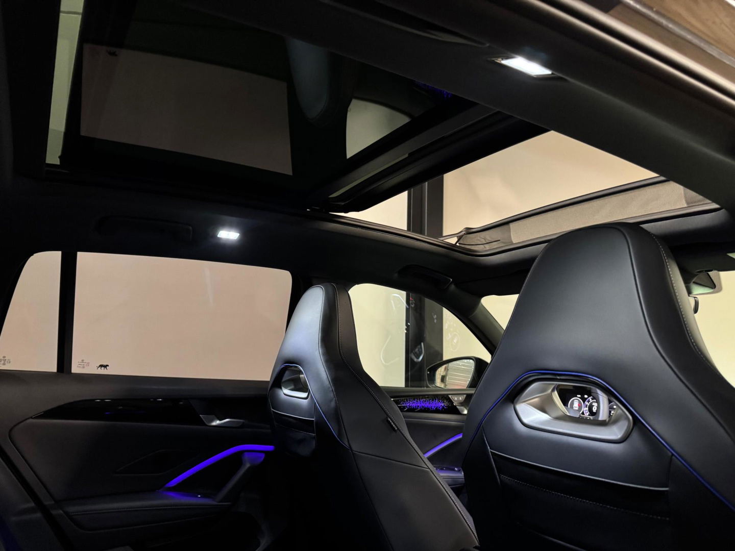 Volkswagen Tiguan 1.5 eTSI R-Line Edition PANO KEYLESS