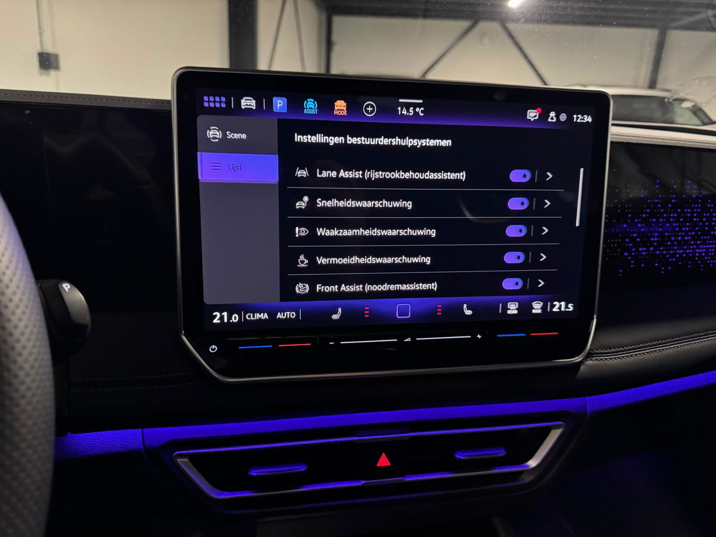 Volkswagen Tiguan 1.5 eTSI R-Line Edition PANO KEYLESS