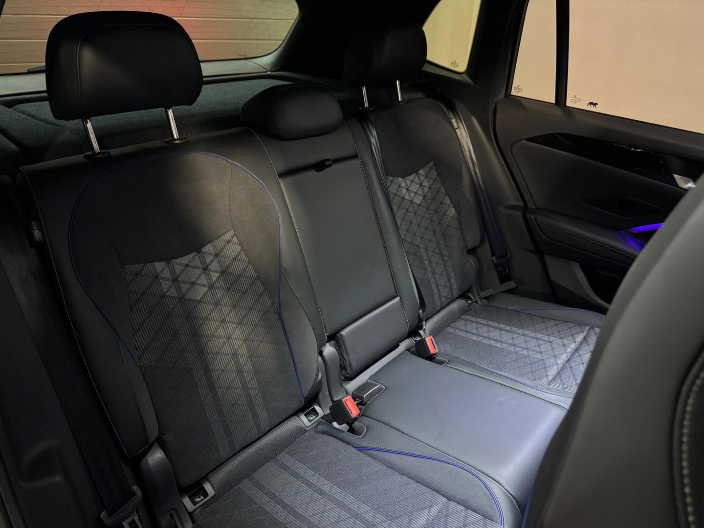 Volkswagen Tiguan 1.5 eTSI R-Line Edition PANO KEYLESS