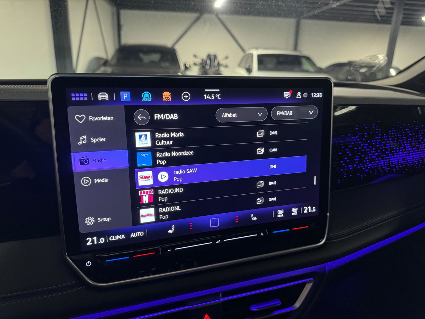 Volkswagen Tiguan 1.5 eTSI R-Line Edition PANO KEYLESS