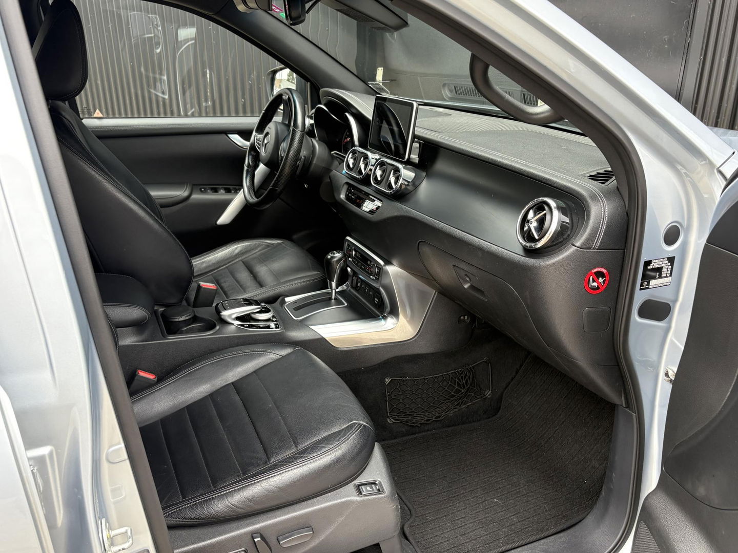 Mercedes-Benz X-Klasse 350 d 4-MATIC Power 260PK V6 | ACHTERBANK | 360 GRADEN | LEER |