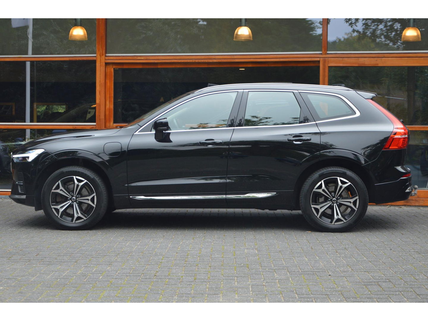 Volvo XC60 T6 Hybride AWD Inscription Long-Range | Pilot-assist | Panoramadak | Harman/Kardon | Camera | Stoel + Stuur verwarmd |