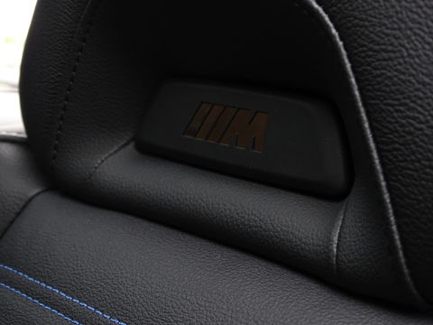BMW 3-serie 330e 292PK M-Sport / Dravitgrau / Laser / ACC / 360° / Head-up /