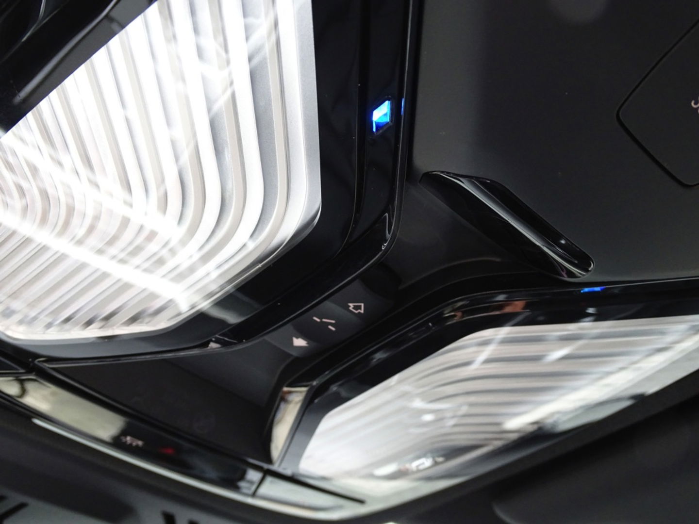 BMW 3-serie 330e 292PK M-Sport / Dravitgrau / Laser / ACC / 360° / Head-up /