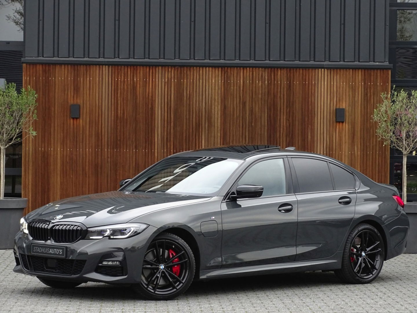 BMW 3-serie 330e 292PK M-Sport / Dravitgrau / Laser / ACC / 360° / Head-up /