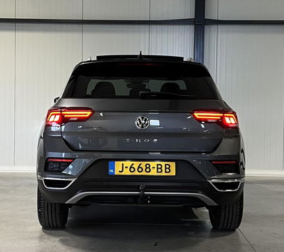 Volkswagen T-Roc 1.5 TSI 150PK Sport Pano Virtual Trekhaak