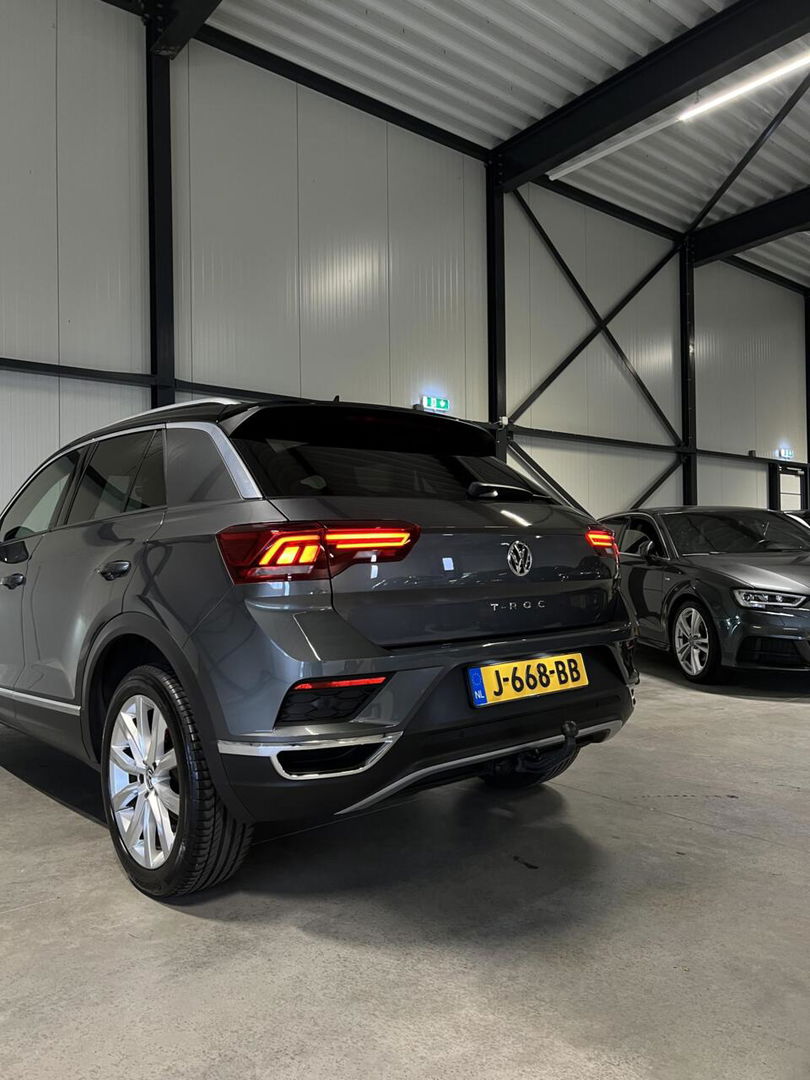 Volkswagen T-Roc 1.5 TSI 150PK Sport Pano Virtual Trekhaak