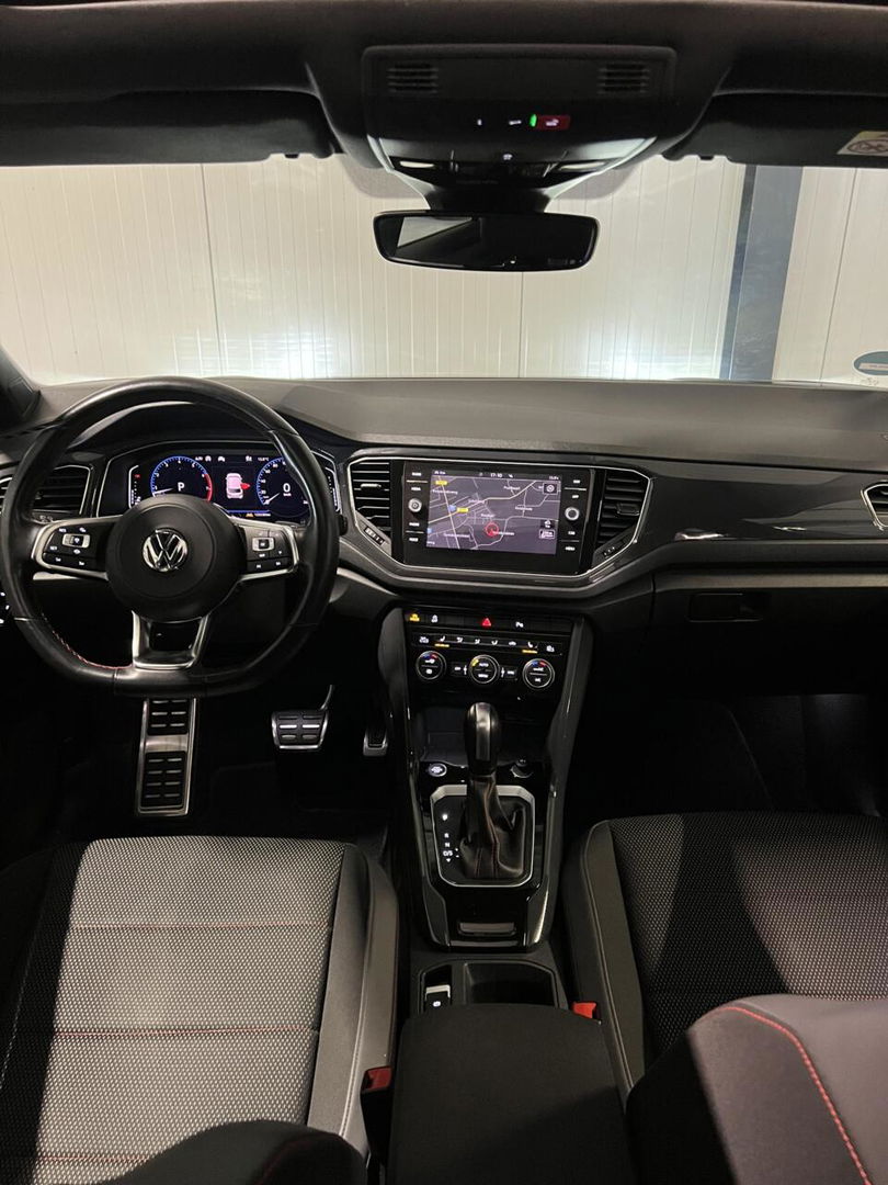 Volkswagen T-Roc 1.5 TSI 150PK Sport Pano Virtual Trekhaak