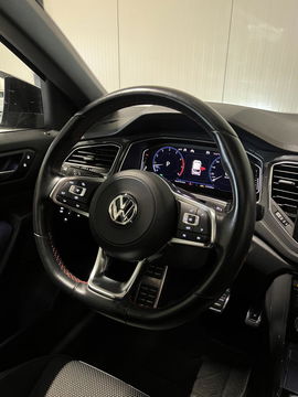 Volkswagen T-Roc 1.5 TSI 150PK Sport Pano Virtual Trekhaak