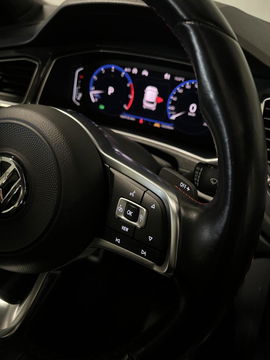 Volkswagen T-Roc 1.5 TSI 150PK Sport Pano Virtual Trekhaak
