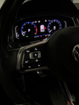Volkswagen T-Roc 1.5 TSI 150PK Sport Pano Virtual Trekhaak