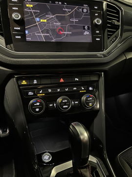 Volkswagen T-Roc 1.5 TSI 150PK Sport Pano Virtual Trekhaak