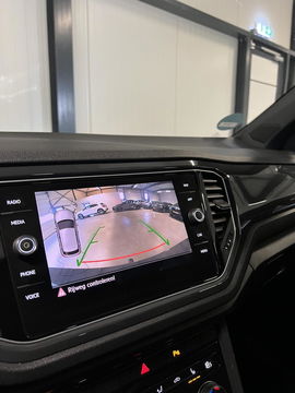Volkswagen T-Roc 1.5 TSI 150PK Sport Pano Virtual Trekhaak