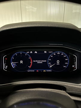 Volkswagen T-Roc 1.5 TSI 150PK Sport Pano Virtual Trekhaak