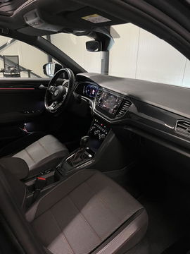 Volkswagen T-Roc 1.5 TSI 150PK Sport Pano Virtual Trekhaak