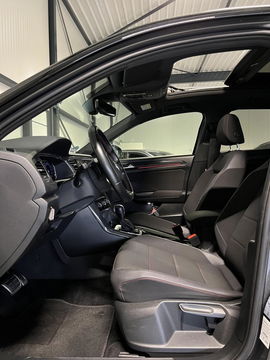 Volkswagen T-Roc 1.5 TSI 150PK Sport Pano Virtual Trekhaak
