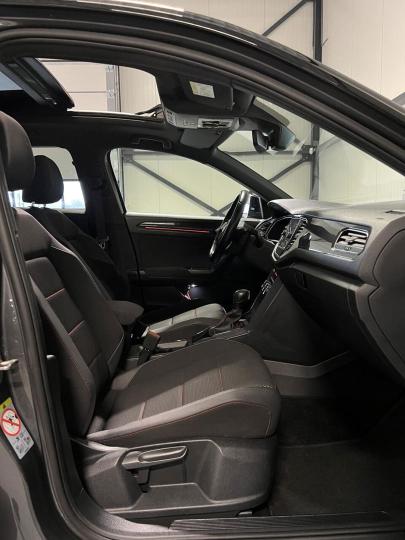 Volkswagen T-Roc 1.5 TSI 150PK Sport Pano Virtual Trekhaak