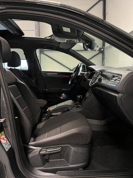Volkswagen T-Roc 1.5 TSI 150PK Sport Pano Virtual Trekhaak