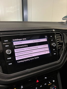 Volkswagen T-Roc 1.5 TSI 150PK Sport Pano Virtual Trekhaak