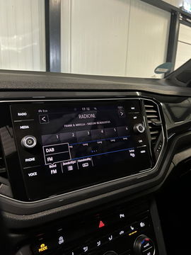 Volkswagen T-Roc 1.5 TSI 150PK Sport Pano Virtual Trekhaak