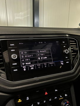 Volkswagen T-Roc 1.5 TSI 150PK Sport Pano Virtual Trekhaak