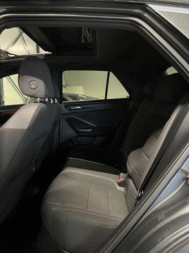 Volkswagen T-Roc 1.5 TSI 150PK Sport Pano Virtual Trekhaak