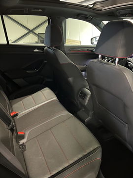Volkswagen T-Roc 1.5 TSI 150PK Sport Pano Virtual Trekhaak