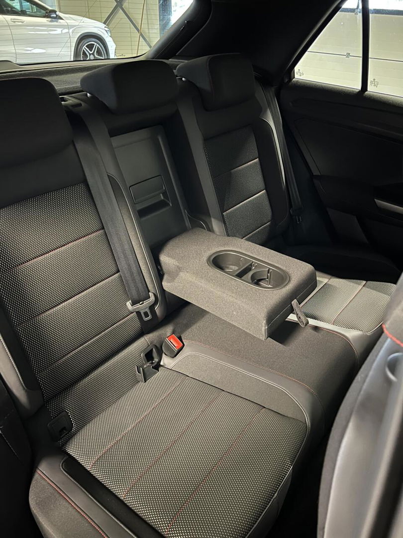 Volkswagen T-Roc 1.5 TSI 150PK Sport Pano Virtual Trekhaak