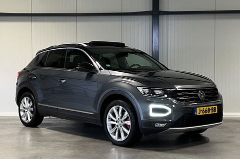 Volkswagen T-Roc 1.5 TSI 150PK Sport Pano Virtual Trekhaak