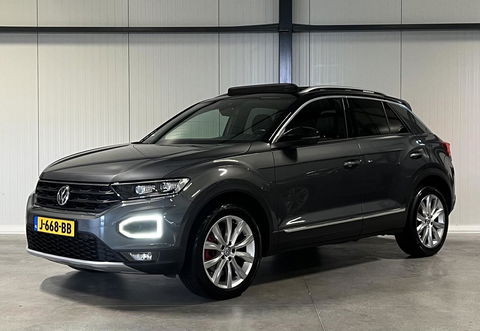 Volkswagen T-Roc 1.5 TSI 150PK Sport Pano Virtual Trekhaak