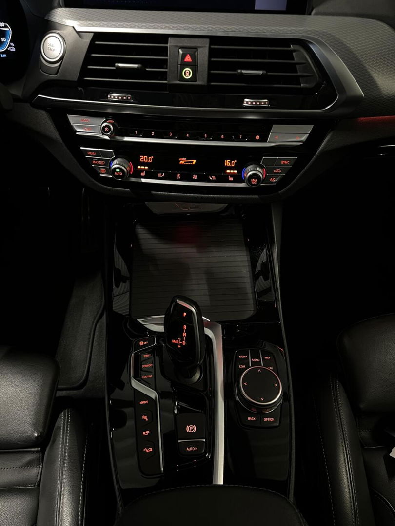 BMW X3 xDrive30e High Executive M-sport Pano Trekhaak Camera