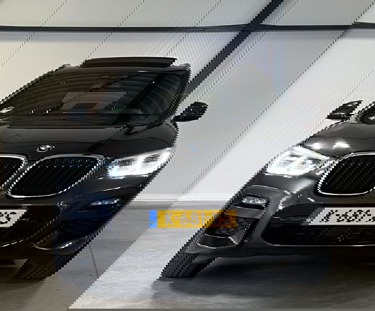 BMW X3 xDrive30e High Executive M-sport Pano Trekhaak Camera
