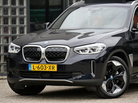 BMW iX3 HIGH EXECUTIVE 80kWh/ HUD/ PANORAMADAK/ LEER/ 360°CAMERA/