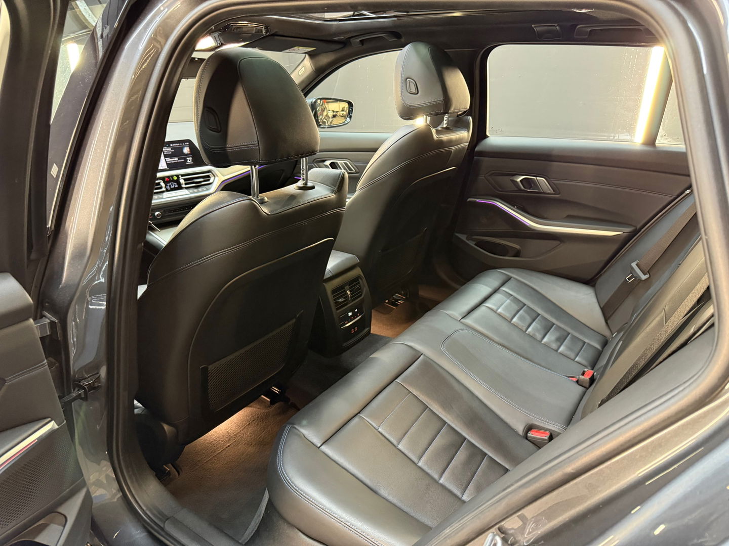 BMW 3 Serie Touring 320e Pano|M Sport|Memory|HuD|Sfeer|Leder