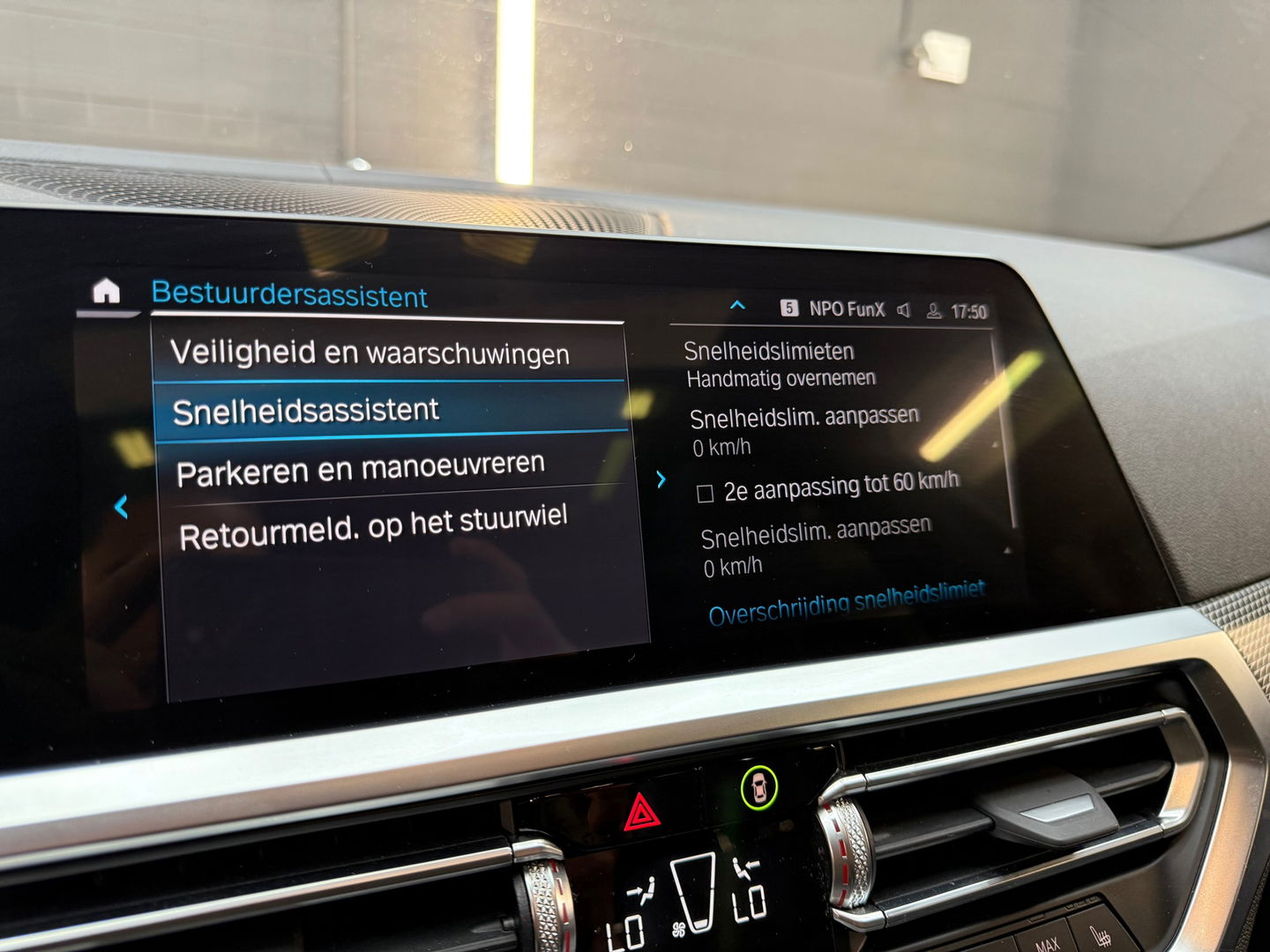 BMW 3 Serie Touring 320e Pano|M Sport|Memory|HuD|Sfeer|Leder