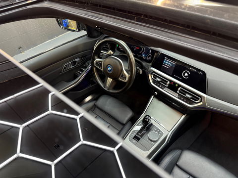 BMW 3 Serie Touring 320e Pano|M Sport|Memory|HuD|Sfeer|Leder