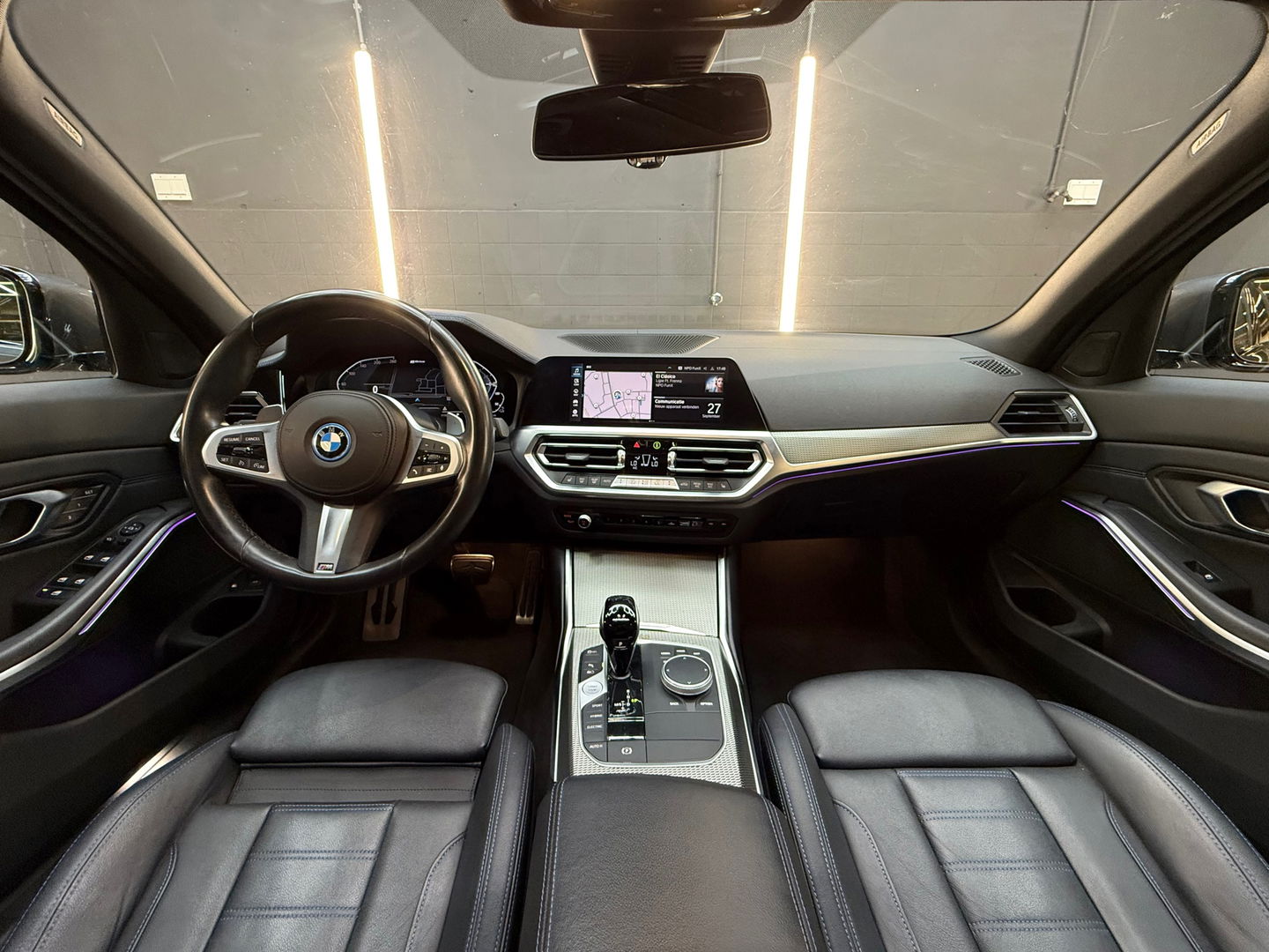 BMW 3 Serie Touring 320e Pano|M Sport|Memory|HuD|Sfeer|Leder