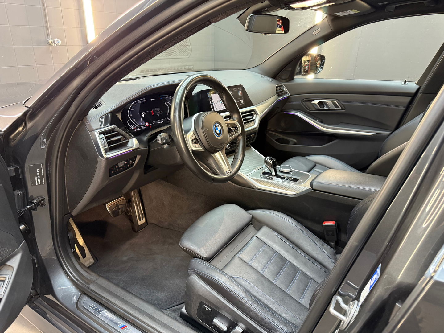 BMW 3 Serie Touring 320e Pano|M Sport|Memory|HuD|Sfeer|Leder