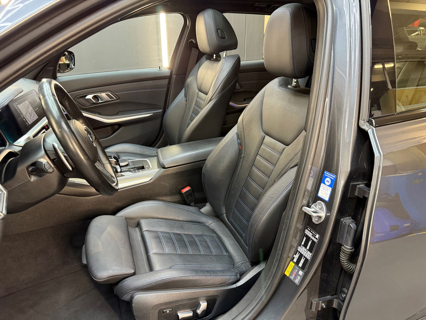 BMW 3 Serie Touring 320e Pano|M Sport|Memory|HuD|Sfeer|Leder