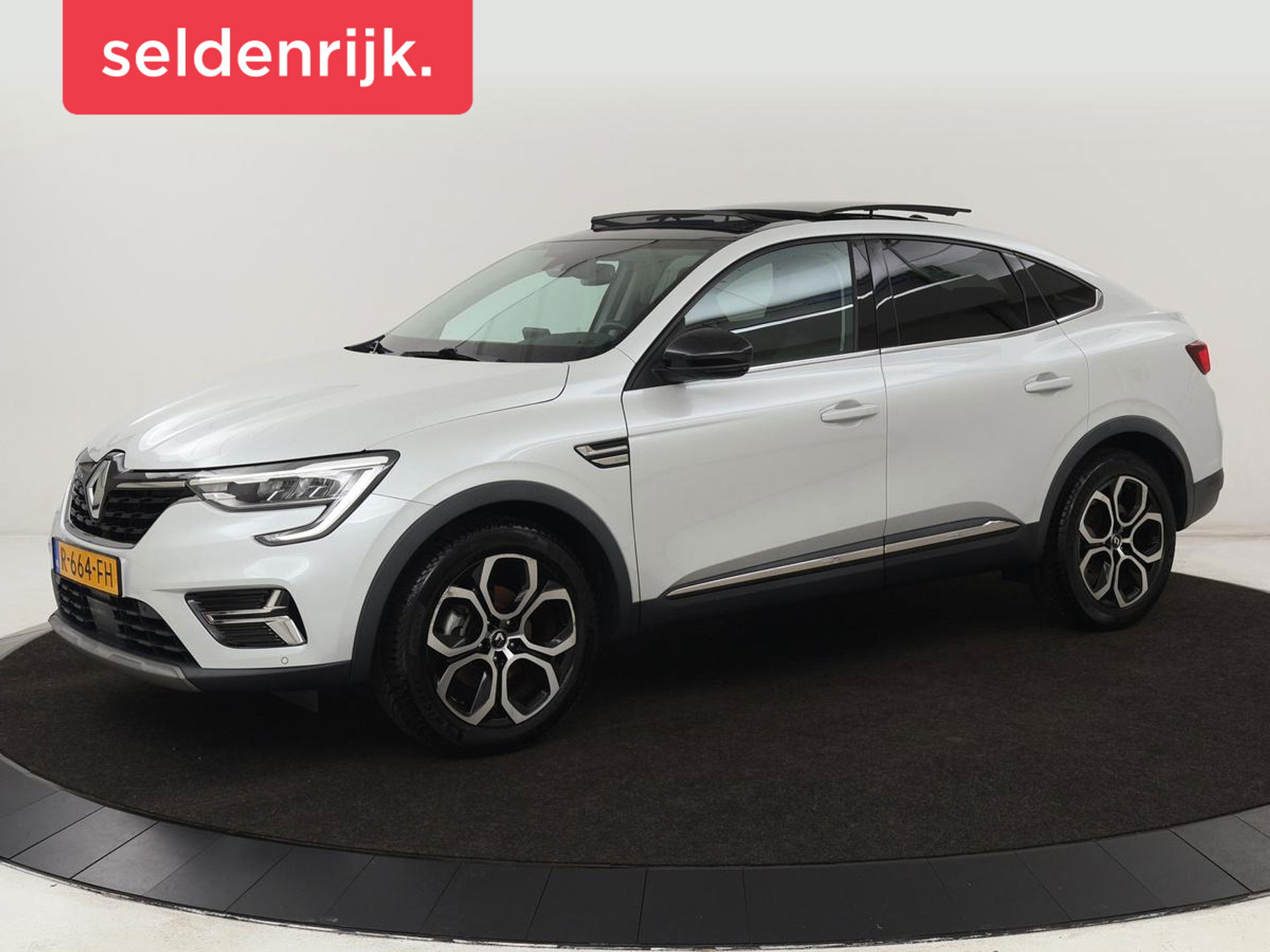 Renault Arkana 1.6 E-Tech Hybrid 145 Intens | Panoramadak | Adaptive cruise | Camera | Half leder | Carplay | Dodehoek detectie | Navigatie