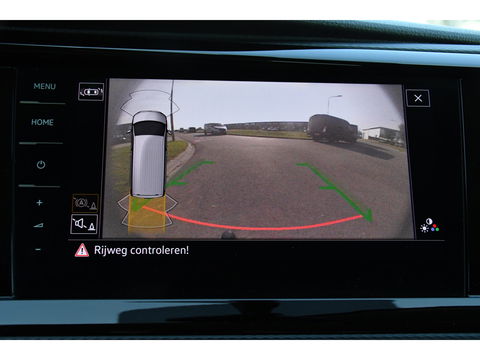 Volkswagen Transporter 2.0 TDI L2H1 30 DC Bulli Virtual, Carplay, Camera, LED, 150pk, 2 x Schuifdeur, Automaat, Trekhaak, Uniek!