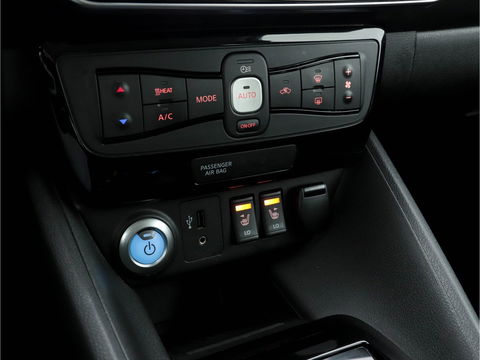 Nissan Leaf 2.ZERO EDITION 40 kWh (INCL-BTW) Aut. *ADAPTIVE-CRUISE | KEYLESS | NAVI-FULLMAP | SURROUND-VIEW | DAB | ECC | PDC | DIGI-COCKPIT | APP-CONNECT | COMFORT-SEATS | 17"ALU*