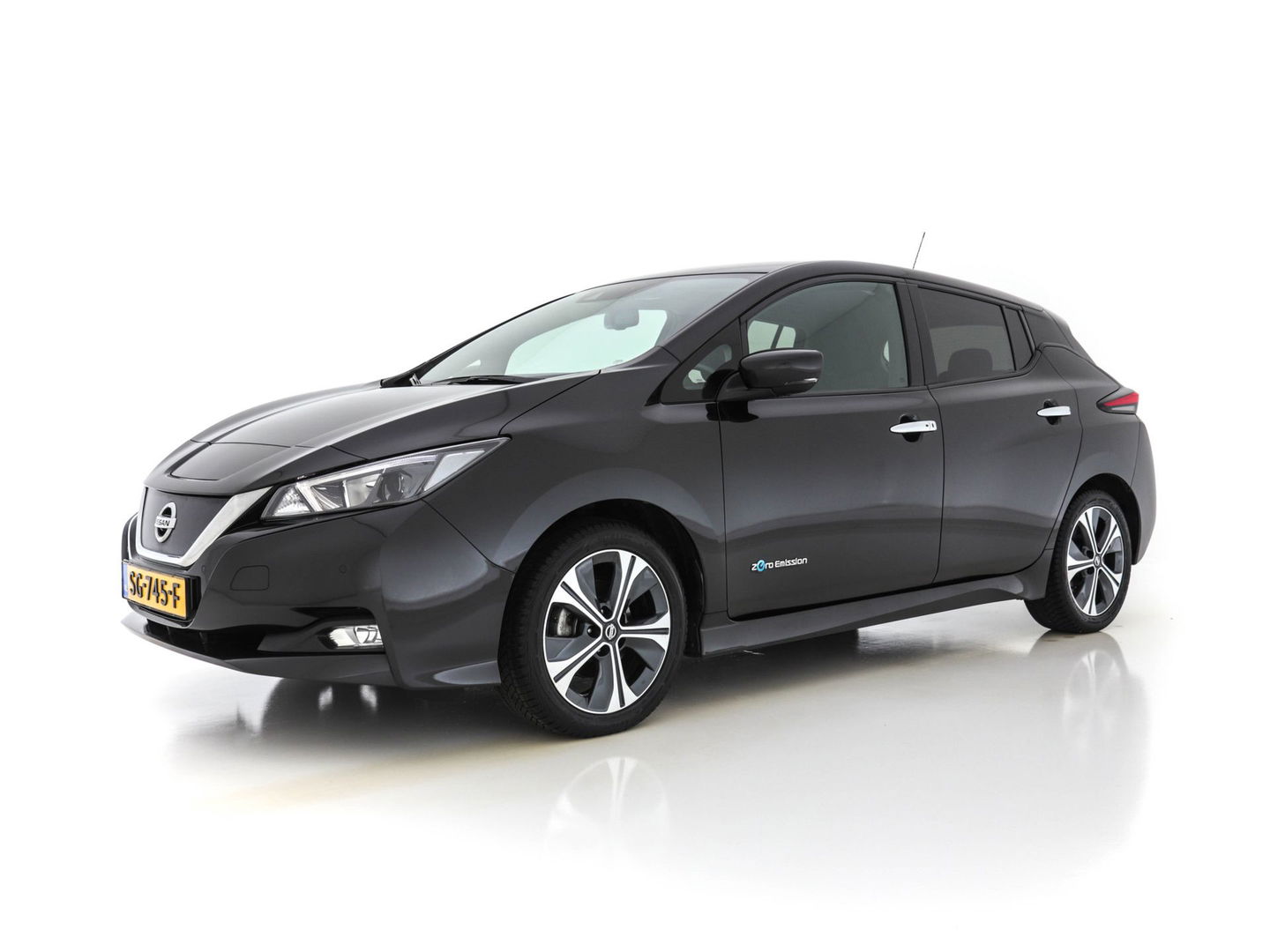 Nissan Leaf 2.ZERO EDITION 40 kWh (INCL-BTW) Aut. *ADAPTIVE-CRUISE | KEYLESS | NAVI-FULLMAP | SURROUND-VIEW | DAB | ECC | PDC | DIGI-COCKPIT | APP-CONNECT | COMFORT-SEATS | 17"ALU*