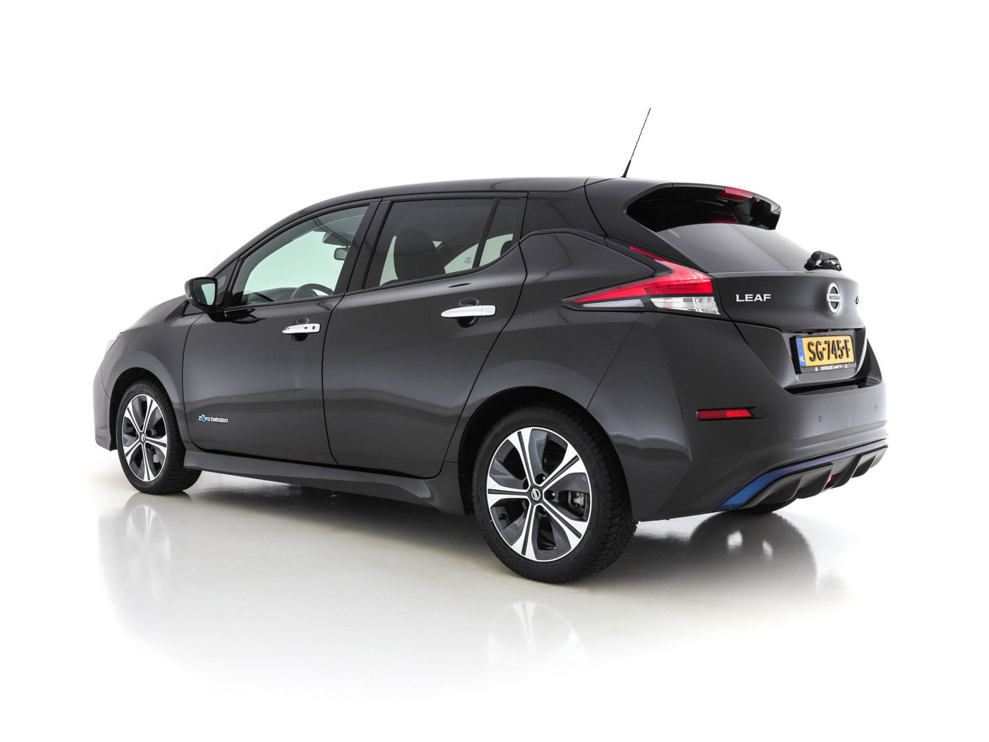 Nissan Leaf 2.ZERO EDITION 40 kWh (INCL-BTW) Aut. *ADAPTIVE-CRUISE | KEYLESS | NAVI-FULLMAP | SURROUND-VIEW | DAB | ECC | PDC | DIGI-COCKPIT | APP-CONNECT | COMFORT-SEATS | 17"ALU*