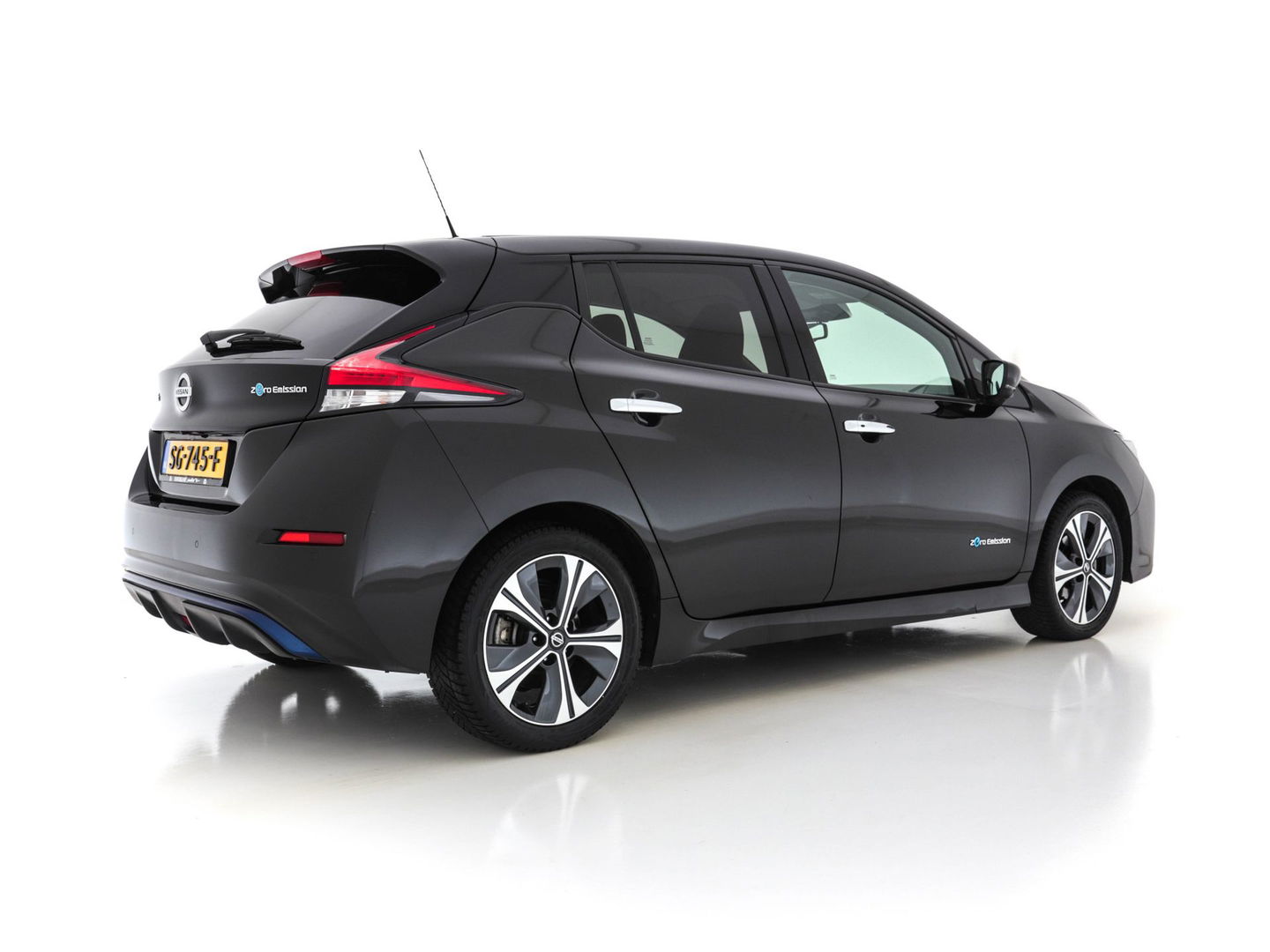 Nissan Leaf 2.ZERO EDITION 40 kWh (INCL-BTW) Aut. *ADAPTIVE-CRUISE | KEYLESS | NAVI-FULLMAP | SURROUND-VIEW | DAB | ECC | PDC | DIGI-COCKPIT | APP-CONNECT | COMFORT-SEATS | 17"ALU*