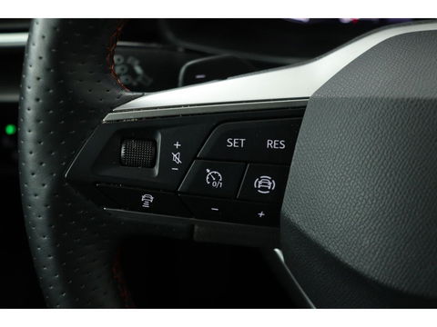 SEAT Leon 1.5 eTSI FR Launch Edition | Carplay | Stoel & stuurverwarming | Camera | Adaptive cruise | Navigatie | Keyless | Full LED | Sportstoelen